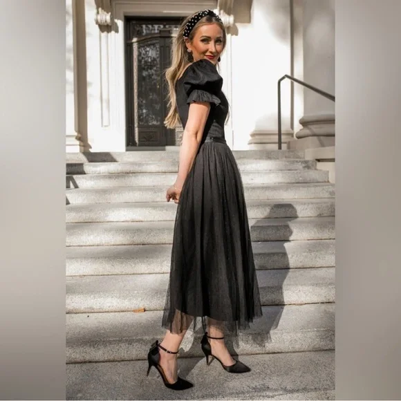 Ivy City Co. Ballerina Tulle Puff Sleeve Formal Midi Dress in Black - Picture 2 of 12